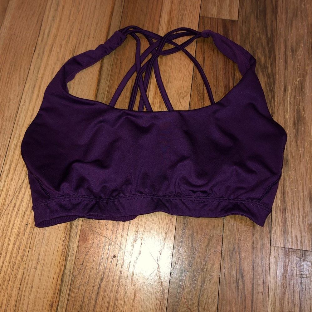Victoria Sport Strappy Sports Bra